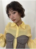 透明感ブラウンカーリーショートボブ