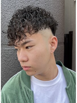 スワッグバーバースタジオ(SWAG BARBER STUDIO) スペインカール