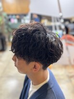 クレップスヘアーヒマワリ(CRE'PS HAIR HIMAWARI)&nbsp;ツイストスパイラルパーマメンズ刈り上げマッシュ