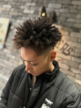 フォーコーナーズカットショップスリーセント 栄(FourCornersCutShop 3/cent) スパイキーアフロ