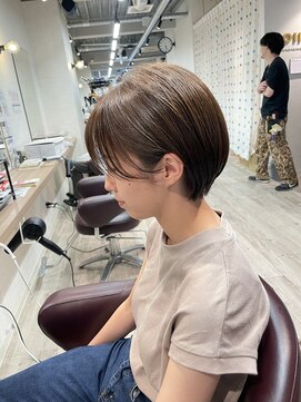 コワファーストナガサキシャンプーボーイ(COIFF1RST NAGASAKI SHAMPOO BOY) 大人ショートボブ丸みショートカットマッシュショート前髪あり