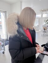 ザワン(the one .)&nbsp;【the one.】ホワイトベージュの切りっぱなしボブ