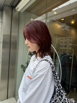 ウタリ(utari)&nbsp;外でも室内でも映える艶赤カラー
