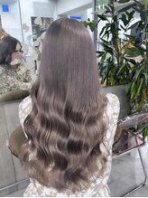 Lavyの柱。【カラー】すでに大人気のメニュー☆特徴は透明感、ツヤ、ダメージレス☆