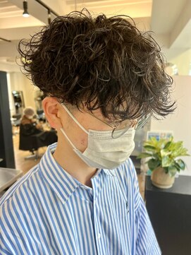 ウェイビーエフティフィフス 横浜西口(WAVEY ft.fifth) 波巻きスパイラルツイストスパイラルパーママッシュメンズヘア