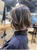 ことりグレージュ×ハイライトボブ
