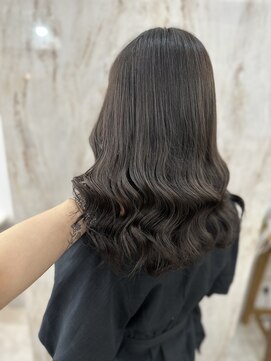 ラビス 浦和(Lovis) 美髪/ネビージュ/大人かわいい/透明感ショート[浦和]