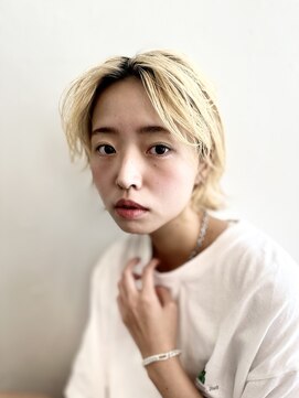 コハクビューティ(COHAKU beauty) アンニュイな雰囲気の『ハイトーンショート』