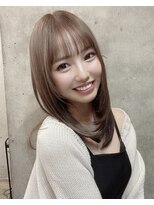 トイロ 新宿(Toiro)&nbsp;【面長さん用】薄めだけどやや広めの前髪☆ミディアムレイヤー