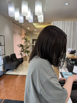 ノーム バイ アウラ(norm. by aura) つや髪　オリーブベージュ　白髪ぼかし