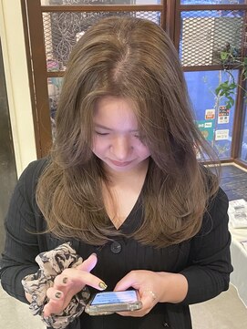 ヒカリス 東三国(HIKARIS) 笑顔溢れる大人レイヤーカット/ミルクティーグレージュカラー