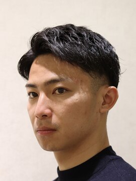 ヨシザワインク プレミアム 横浜 桜木町店(YOSHIZAWA Inc. PREMIUM) 黒髪ツーブロックビジカジショート爽やかハンサムアップバング