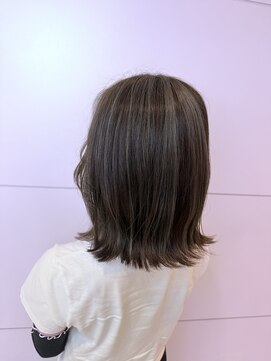 ヘアメイクアン(Hair Make Une) 柔らかく、動く。ハイライト×ミディアムレイヤーで垢抜けヘア♪