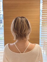 オーガニックエコ 川越(organic+eco)&nbsp;10代20代かわいい切りっぱなしレイヤーボブ　ブリーチカラー