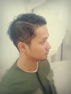 フラッグ ヘアー 天神西通り店(Flag HAIR) ベリーショートの７：３スタイル