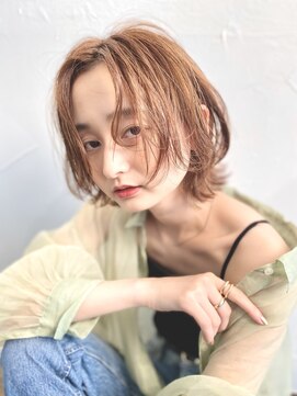 コハクビューティ(COHAKU beauty) 抜け感のあるくびれヘア【ミニウルフ】【イメチェン】