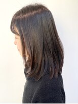 ステア ケース(stair case)&nbsp;【大人かわいい 艶髪】ナチュラル ミディアム レイヤー 前髪あり