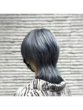 ビス リアン 川口店(Vis lien) ウルフ/ミディアムウルフ/シルバーアッシュ／ハイトーン／川口