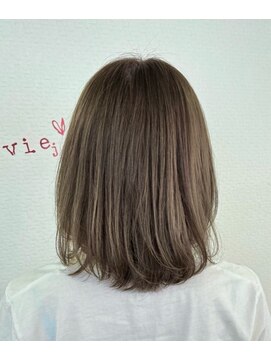 グリー ヘアープロデュース(Gree hair produce) ミディアム：のばしかけ:アッシュ：ベージュ