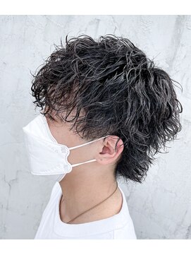 ワン(One) 波巻きツイストパーマ