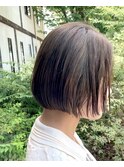 ショートボブ/アッシュベージュ/前下がり/センターパート/豊橋