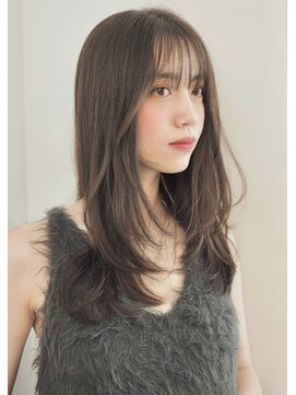 ローネス ギンザ(LONESS ginza) レイヤーカット×色素薄めカラーでふわっと柔らかい質感ヘア