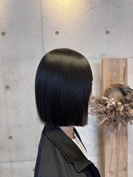 アチーブ ヘア デザイン(achieve hair design) 黒髪切りっぱなしストレートボブ縮毛矯正スタイル20代30代40代