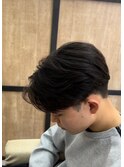 大分メンズ毛流れニュアンスパーマセンターパート刈り上げ