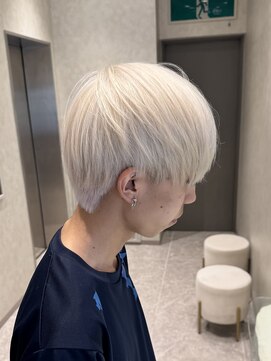 ルシティ(Le City) White 【ダブルカラー/ブリーチ/髪質改善】