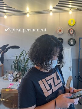 イェスオキナワ(yes okinawa) スパイラルパーマ