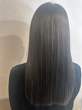 アッシュブラウン 担当-木村優伽