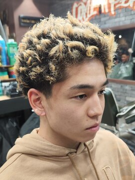 スリーセント 栄(3/cent) 仏陀アフロ/仏陀パーマ/ブッダパーマ/ブリーチパーマ