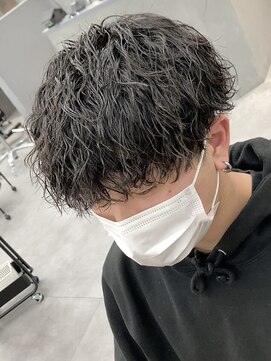 オーバルバイアピッシュ(OVARL by apish) 2023年流行る艶ツイストパーマ