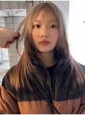 ハイトーングレージュ×裾カラーブラック×フェイスレイヤー