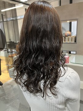 グロウ 丸の内(GLOW) カット+エアウェーブで簡単スタイリング