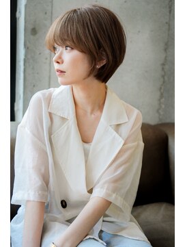 ザシー オモテサンドウ(The C) 20代30代40代ナチュラル大人可愛いレイヤースタイル