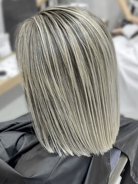 シャルムバイケンジ(Charm.by KENJE) バレイヤージュハイライトシャドウルーツ海外レイヤー東京銀座