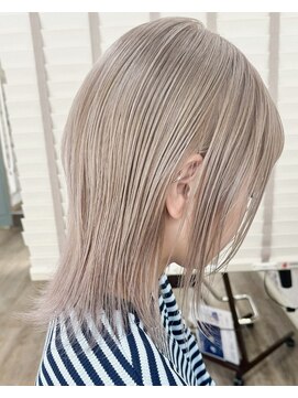 ラウラアンドロー(LAURA&RO) 【ハイトーンベージュ】