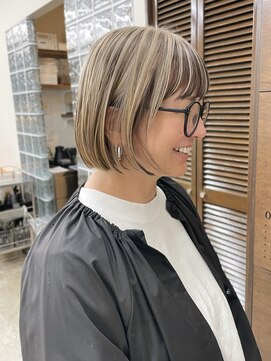 ルイス(LEWES) ローライトで立体感◎ 大人モードなミニボブ