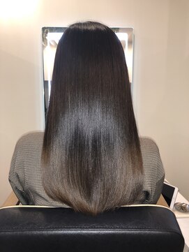 アールサロン アオヤマ(Rr SALON AOYAMA) プラチナミネコラストレート