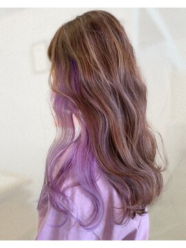 アウリィ(Aulii) 透明感ハイライト×インナーカラーパープル×ツヤ感ロング