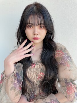 ディーエックス ウエスト(Dxxxx WEST) 韓国風ロングウェーブヘア＆透明感ダークグレー 　韓国/顔周り