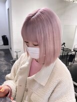 リル 溝の口(LiL) ホワイトピンクラベンダーベージュ切りっぱなしボブ