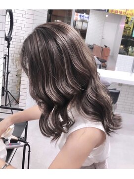 ジーナ 難波(Zina) 髪質改善＊ハイライト＊美髪【Zina 難波】