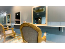 ルナヘアー(LUNA hair)の雰囲気(アンティーク調の店内)