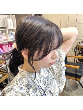 キャラ シャローネ 池袋(Chara Chalone) 韓国人風の毛流れ顔まわりのカット/グレージュカラー