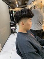 アイズ 海老名(AIZU)&nbsp;スペインカール　フェードカット　プードルパーマ　メンズカット