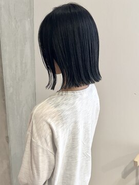 ヨーク(YOKE) 【YOKE】黒髪暗髪就活ヘアッシュグレージュカラーぱっつんボブ