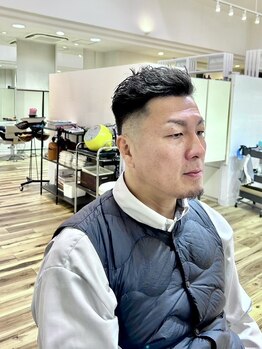 理美容両方の免許所持するスタイリストがかっこいいビジネスマンに仕上げます◎深夜まで対応可能です！