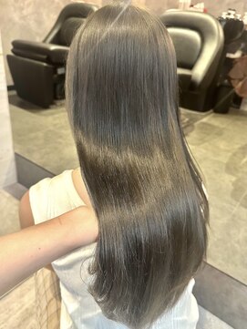 エルバイラビス 大宮(elu by lovis) 《ゆい》オリーブベージュ/ブリーチカラー/透明感からー